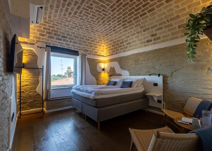 Отель Amber Italy