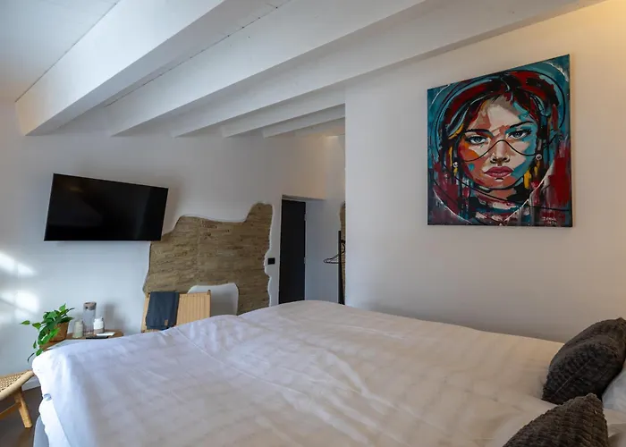 Отель Amber Italy