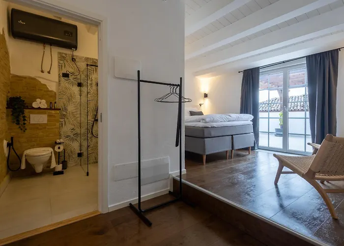 Отель Amber Italy